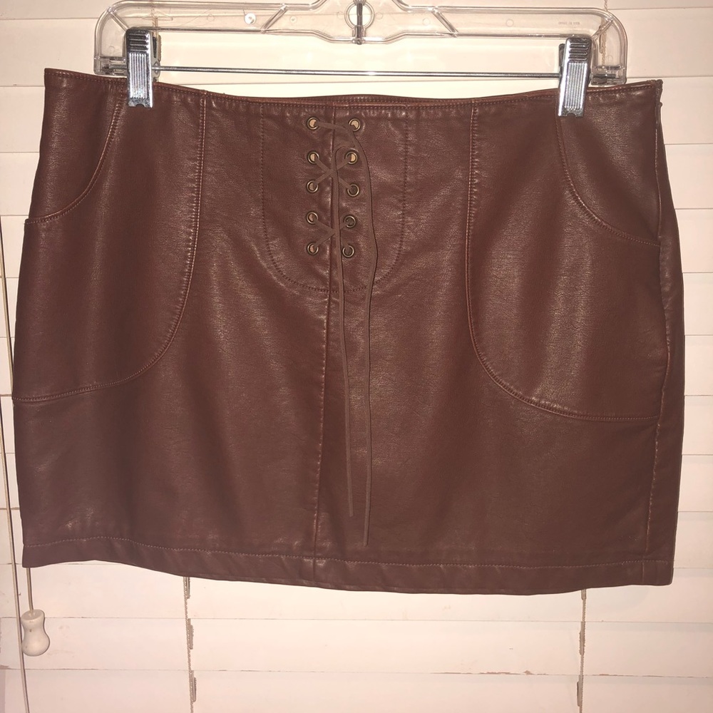 Brown Leather Skirt. Never worn. Size L